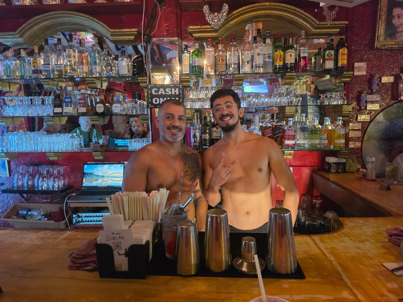 Reinas Bartenders