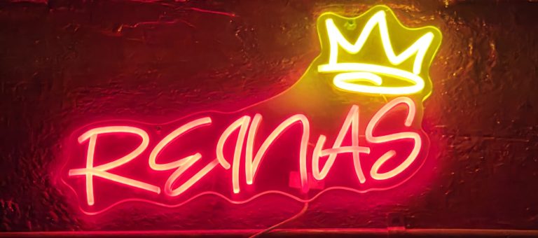 Reinas logo